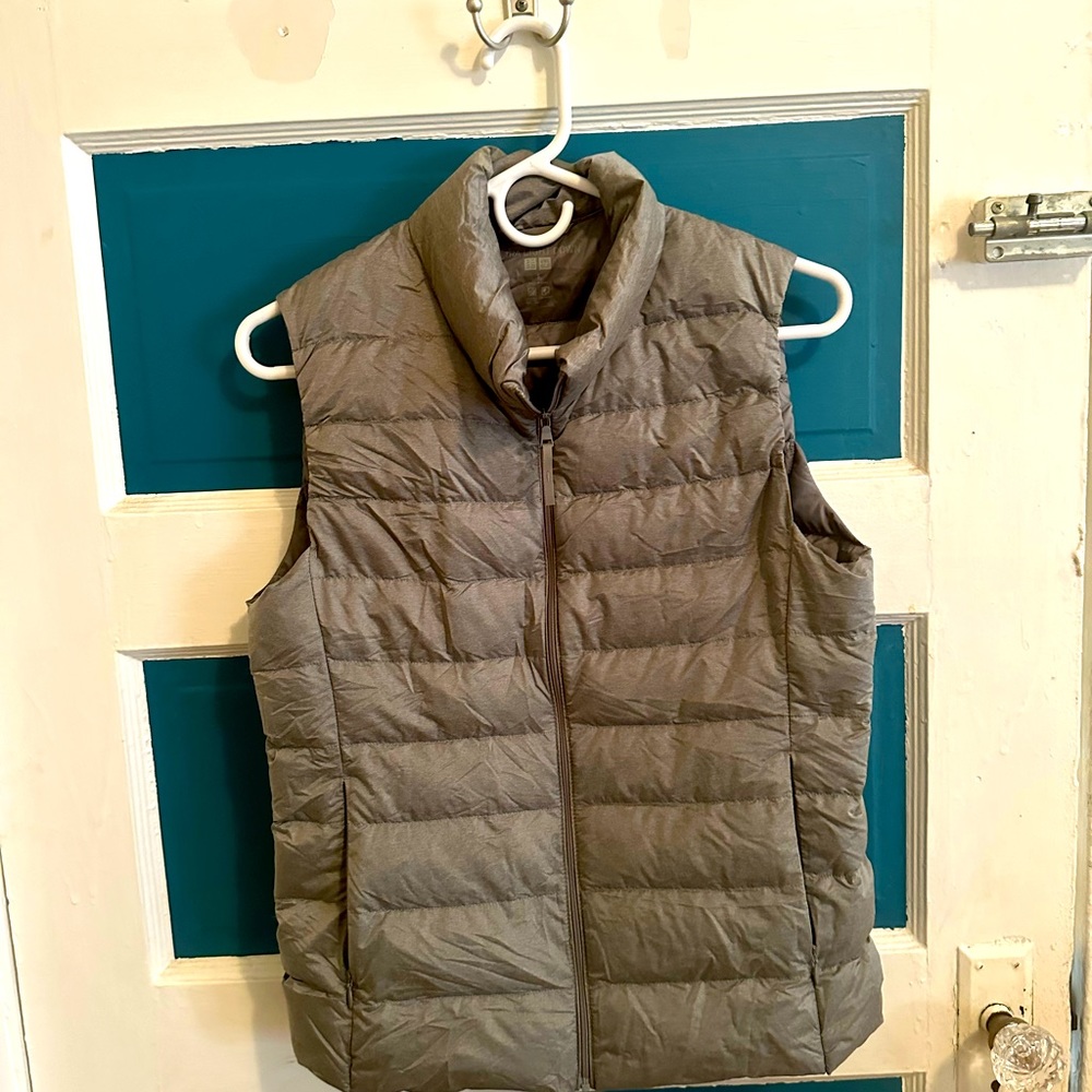 Light down vest